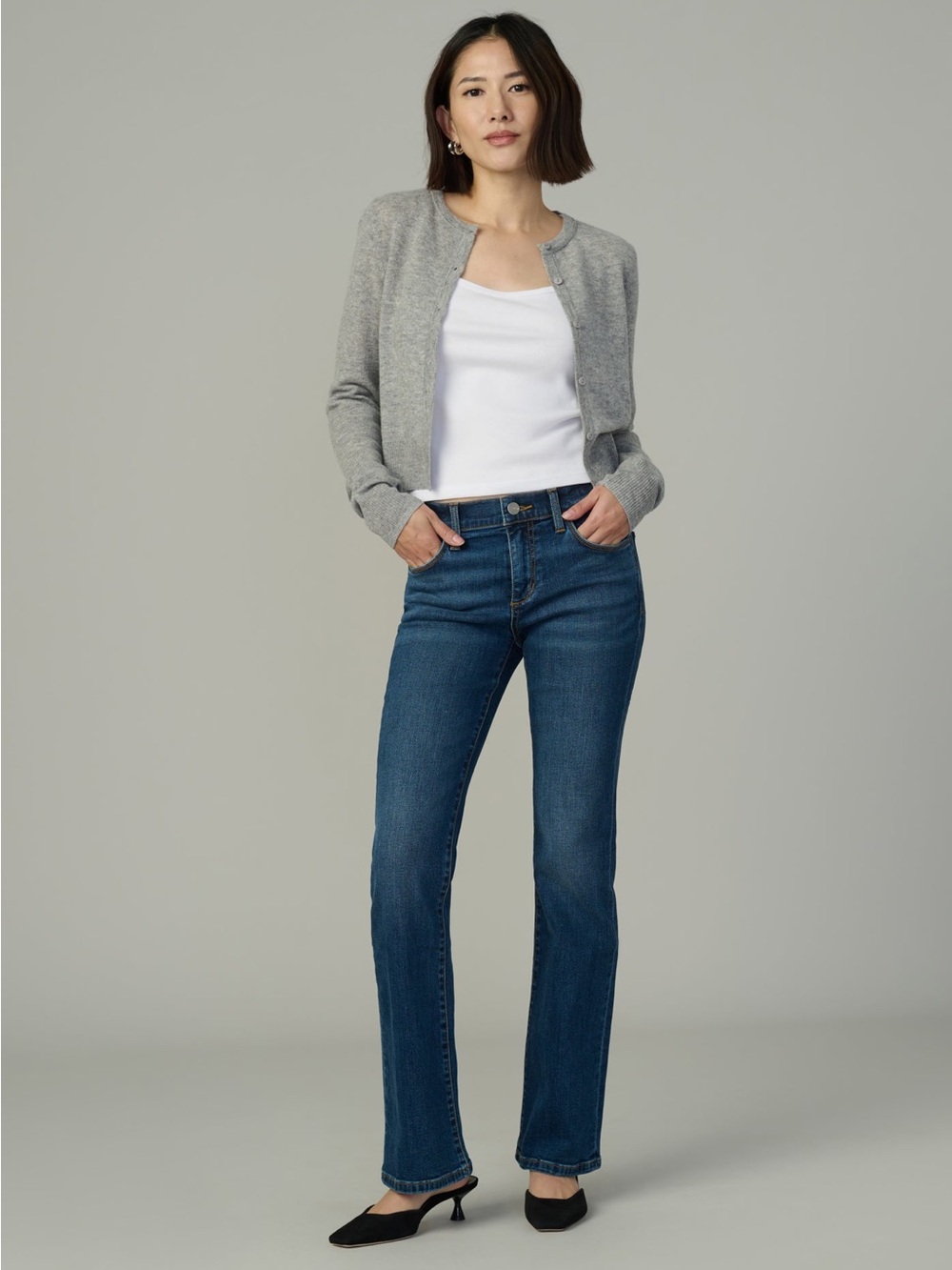 Joe's Jeans THE PROVOCATEUR
MID RISE PETITE BOOTCUT size 27